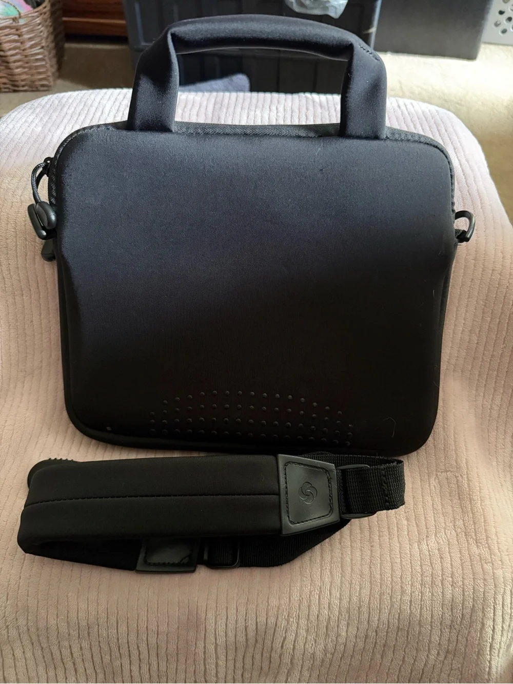 Samsonite Black Compact iPad/Tablet with Adjustable Strap